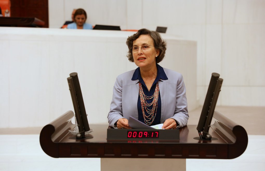 Filiz Kerestecioğlu: “Uzaktan Eğitim, İmkanı Olmayan Öğrenciler İçin Eşitsizliği Büyüttü”